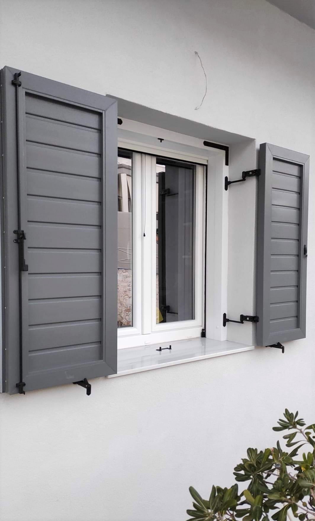 PVC παράθυρο