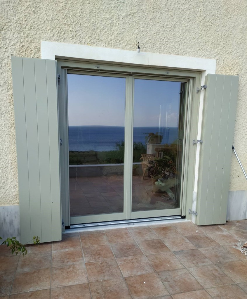 Ξύλινη μπαλκονόπορτα