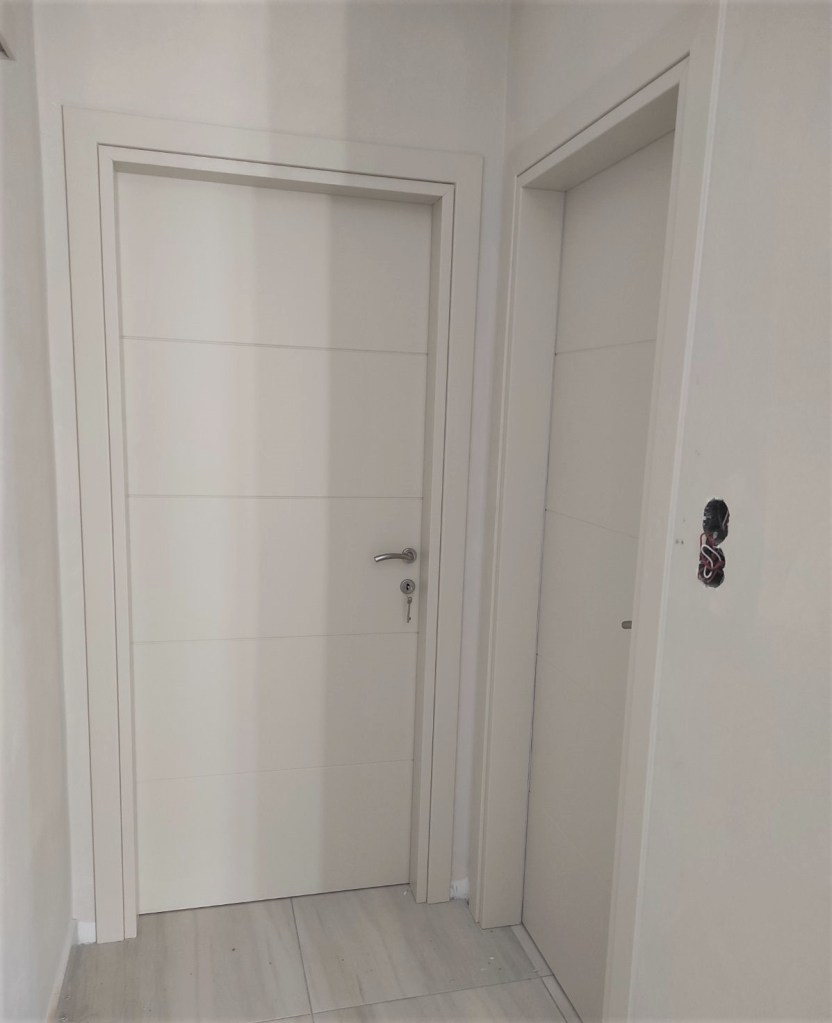 Μεσόπορτα λευκή