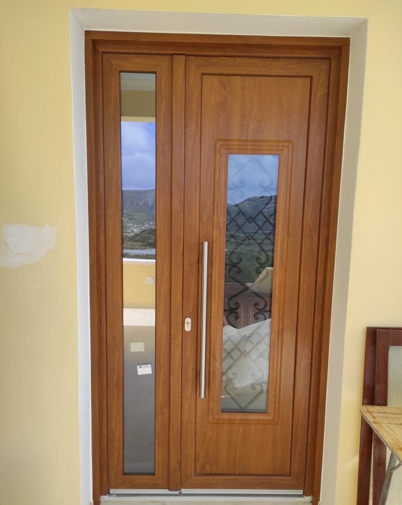 PVC εξώπορτα