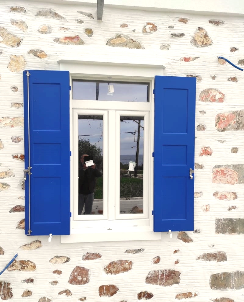 Ξύλινο παράθυρο