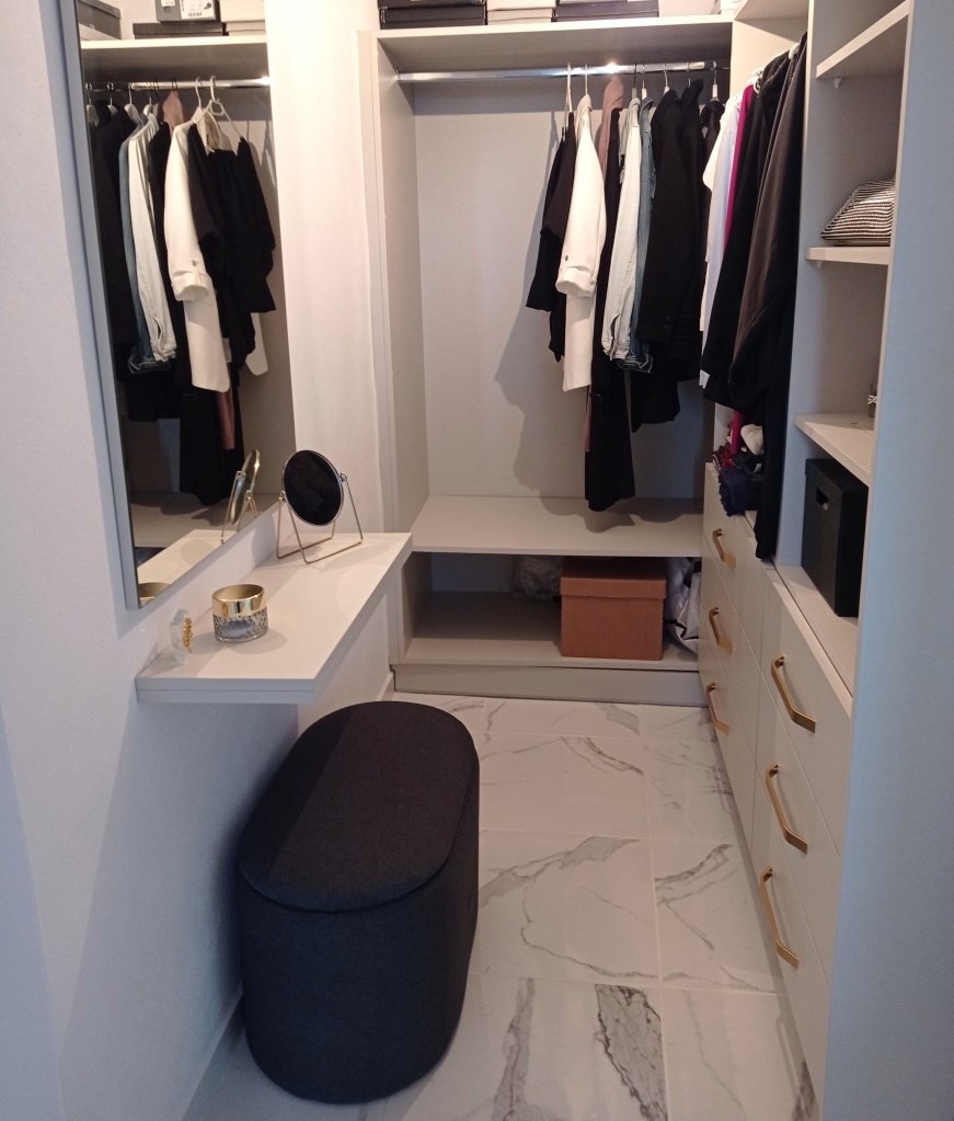 Ντουλάπα γωνία