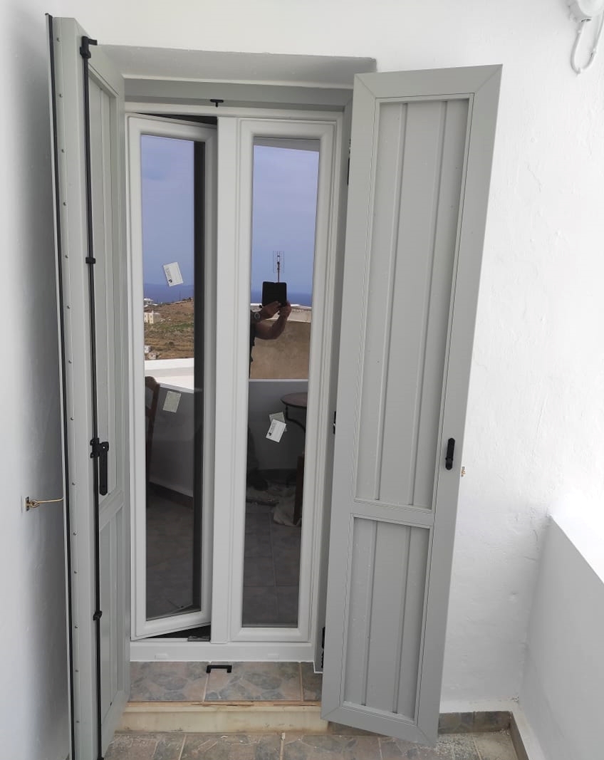 PVC μπαλκονόπορτα