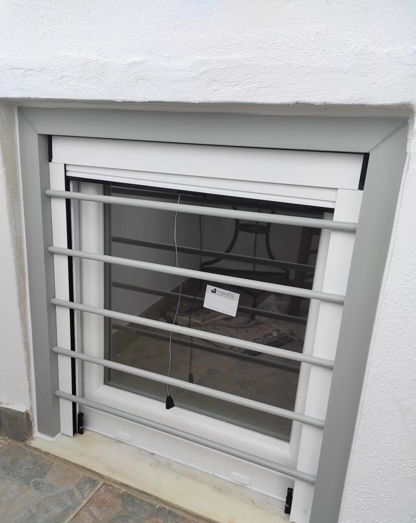 PVC παράθυρο